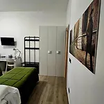 Dimora Santa Barbara 3* Φεράρα
