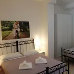 Dimora Santa Barbara Πανσιόν Φεράρα
