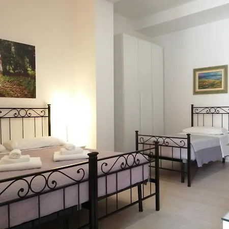 Dimora Santa Barbara 3* פררה